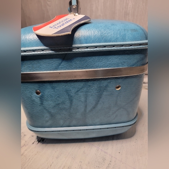 VTG AMERICAN TOURISTER BLUE TRAIN CASE MAKEUP COSMETIC VANITY HARD LUGGAGE. - Picture 4 of 11